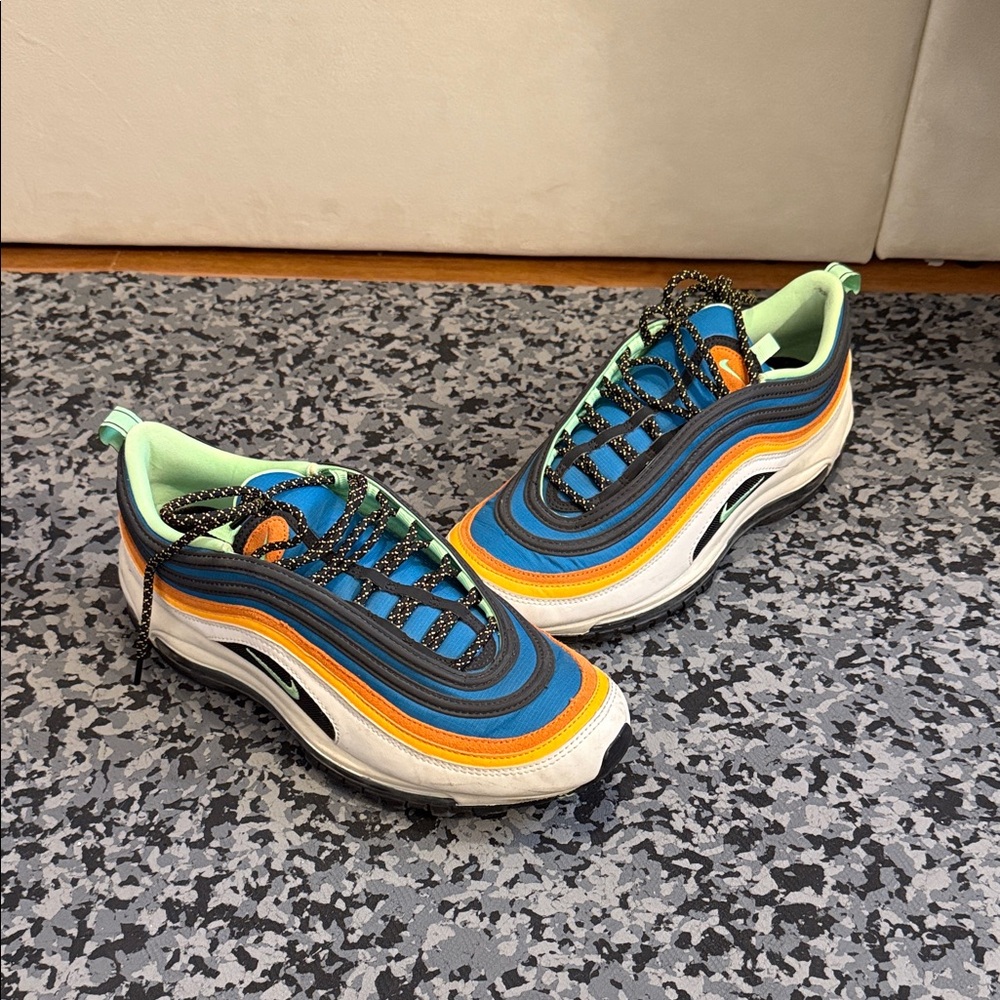 Nike Colourful Men’s Air Max Sneakers - Picture 6 of 6